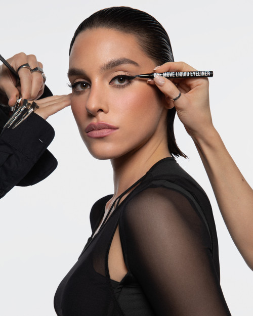 One Move Liquid Eyeliner One Move Liquid Eyeliner